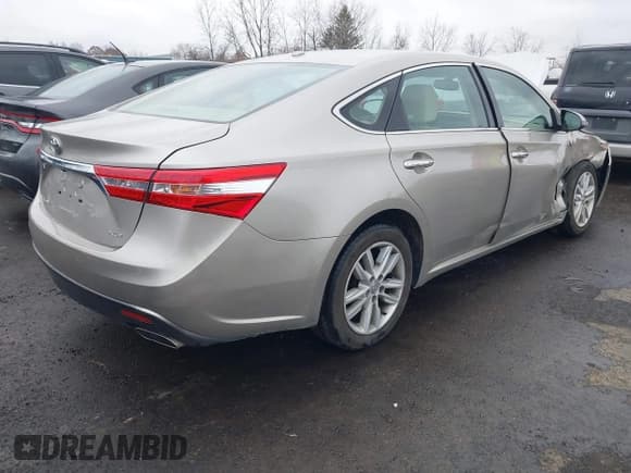 ✅ 2015 Toyota Avalon XLE Premium • VIN: 4T1BK1EBXFU147412 • Lot: 43732724. Wystawiony na IAAI z przebiegiem 22 451 mil. Bezpłatny archiwum sprzedaży aukcyjnych z USA i szczegółowy raport historii pojazdu na DreamBid. Zdjęcie 4.