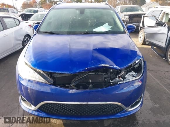 ✅ 2018 Chrysler Pacifica Touring L Plus • VIN: 2C4RC1EG4JR257745 • Lot: 43676603. Wystawiony na IAAI z przebiegiem 54 373 mil. Bezpłatny archiwum sprzedaży aukcyjnych z USA i szczegółowy raport historii pojazdu na DreamBid. Zdjęcie 12.