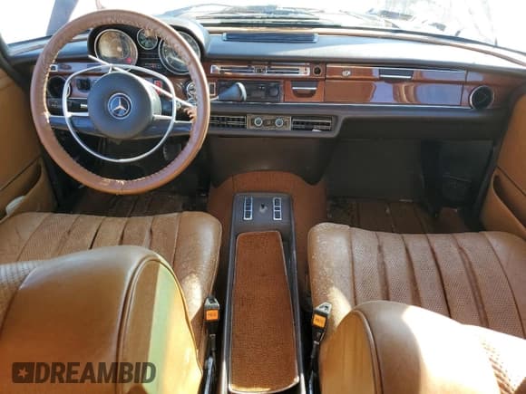 ✅ 1973 Mercedes-Benz C • VIN: 10806812018067 • Лот: 43207885. Опубликован ранее на Copart с пробегом 58 302 миль. Бесплатный доступ к архиву аукционных продаж из США и подробный отчёт об истории автомобиля на DreamBid. Изображение 8.