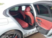 ✅ 2024 BMW 3 Series M340i xDrive • VIN: 3MW49FF07R8E15852 • Lot: 43756469. Wystawiony na IAAI z przebiegiem 28 239 mil. Bezpłatny archiwum sprzedaży aukcyjnych z USA i szczegółowy raport historii pojazdu na DreamBid. Zdjęcie 8.