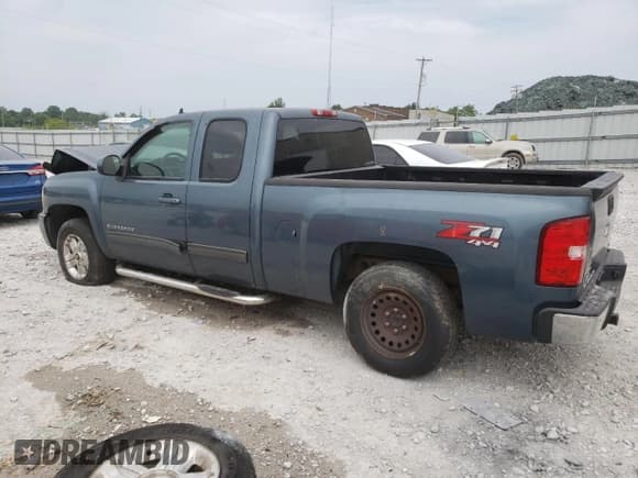 ✅ 2011 Chevrolet Silverado 1500 LT • VIN: 1GCRKSE34BZ143600 • Lot: 57847244. Listed on Copart with 286,640 mi. Free auction sales archive from the USA and detailed vehicle history report at DreamBid. Image 2.