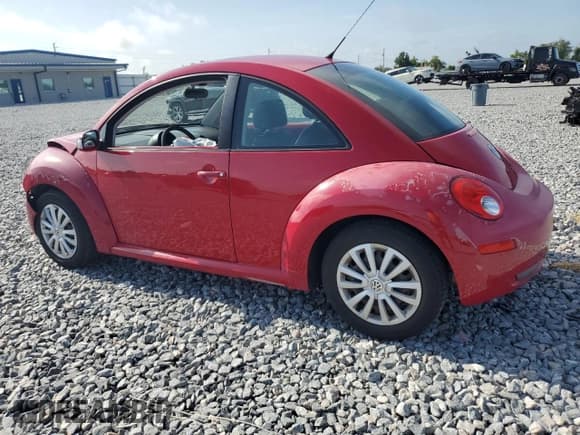 ✅ 2010 Volkswagen Beetle • VIN: 3VWPW3AG8AM017389 • Lot: 55821415. Wystawiony na Copart z przebiegiem 117 861 mil. Bezpłatny archiwum sprzedaży aukcyjnych z USA i szczegółowy raport historii pojazdu na DreamBid. Zdjęcie 2.