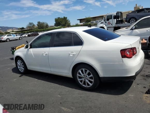 ✅ 2010 Volkswagen Jetta SE • VIN: 3VWRZ7AJ8AM043767 • Lot: 66038555. Wystawiony na Copart z przebiegiem 155 969 mil. Bezpłatny archiwum sprzedaży aukcyjnych z USA i szczegółowy raport historii pojazdu na DreamBid. Zdjęcie 2.
