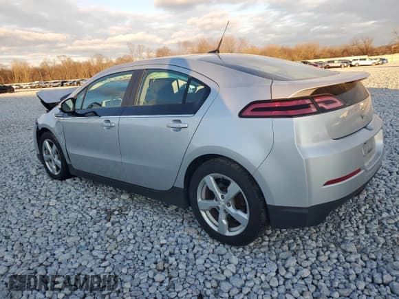✅ 2013 Chevrolet Volt • VIN: 1G1RA6E42DU107898 • Lot: 82893504. Wystawiony na Copart z przebiegiem Nie podano. Bezpłatny archiwum sprzedaży aukcyjnych z USA i szczegółowy raport historii pojazdu na DreamBid. Zdjęcie 2.