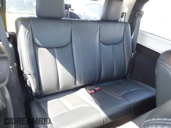 ✅ 2018 Jeep Wrangler Sahara • VIN: 1C4AJWBG9JL860882 • Lot: 41752798. Listed on IAAI with 88,169 mi. Free auction sales archive from the USA and detailed vehicle history report at DreamBid. Image 8.