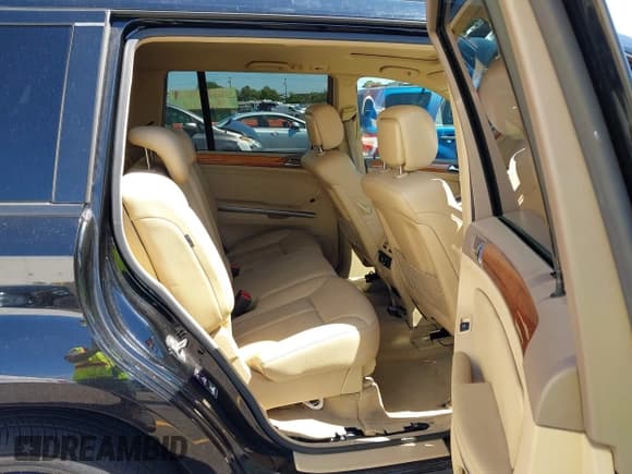 ✅ 2007 Mercedes-Benz GL 450 • VIN: 4JGBF71E47A184210 • Lot: 43039344. Wystawiony na IAAI z przebiegiem 149 815 mil. Bezpłatny archiwum sprzedaży aukcyjnych z USA i szczegółowy raport historii pojazdu na DreamBid. Zdjęcie 8.