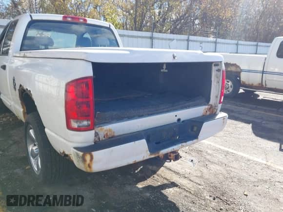 2004 Dodge 1500 SLT z VIN 1D7HU18D14S632932, wystawiony jako IAAI lot #43601605 z przebiegiem 116 019 mil mil oraz . Historia ofert i sprzedaży dostępna na DreamBid. Obrazek 6.