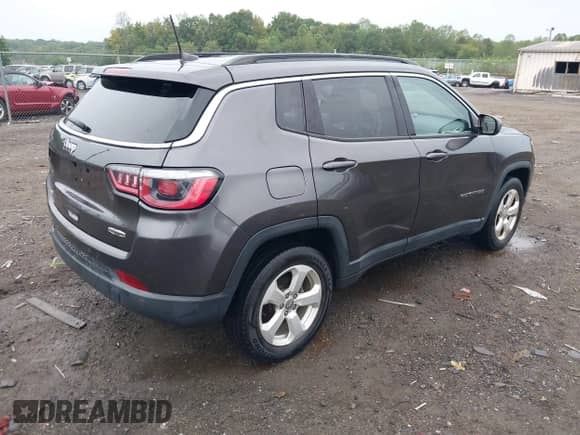 2019 Jeep Compass Latitude с VIN 3C4NJDBB0KT665835, выставлен на аукционе IAAI как лот 43318041 с пробегом 125 035 миль миль и . История ставок и продаж доступна на DreamBid. Изображение 4.