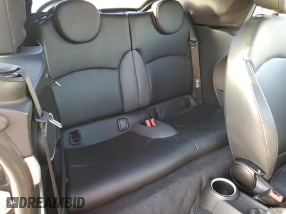 ✅ 2010 MINI Convertible S • VIN: WMWMS3C55ATY09477 • Lot: 78481974. Wystawiony na Copart z przebiegiem 102 954 mil. Bezpłatny archiwum sprzedaży aukcyjnych z USA i szczegółowy raport historii pojazdu na DreamBid. Zdjęcie 10.