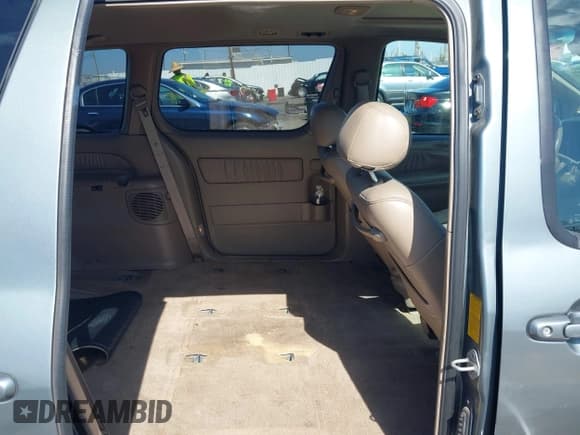 ✅ 1999 Toyota Sienna LE • VIN: 4T3ZF13C5XU099020 • Lot: 41709287. Listed on IAAI with 206,884 mi. Free auction sales archive from the USA and detailed vehicle history report at DreamBid. Image 8.