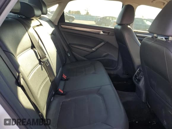 ✅ 2016 Volkswagen Passat SE • VIN: 1VWBT7A37GC026229 • Lot: 92864205. Listed on Copart with 186,654 mi. Free auction sales archive from the USA and detailed vehicle history report at DreamBid. Image 10.