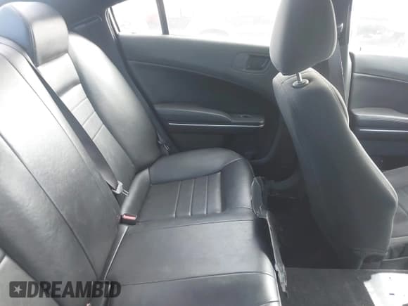 ✅ 2019 Dodge Charger Police • VIN: 2C3CDXKTXKH647834 • Lot: 43662312. Wystawiony na IAAI z przebiegiem 85 348 mil. Bezpłatny archiwum sprzedaży aukcyjnych z USA i szczegółowy raport historii pojazdu na DreamBid. Zdjęcie 8.