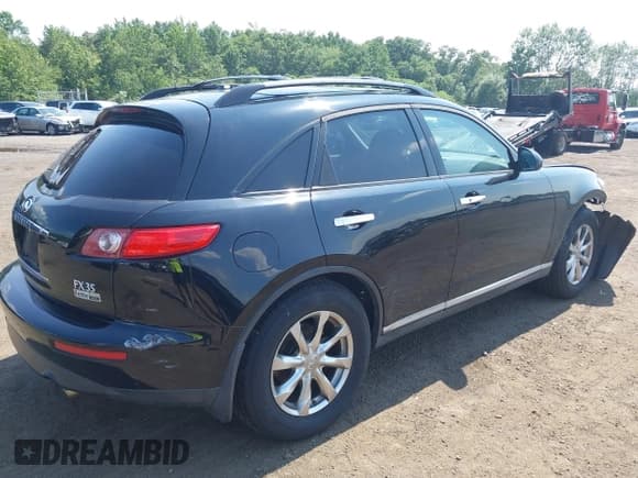 ✅ 2007 Infiniti FX • VIN: JNRAS08W47X209959 • Lot: 42660140. Wystawiony na IAAI z przebiegiem 207 978 mil. Bezpłatny archiwum sprzedaży aukcyjnych z USA i szczegółowy raport historii pojazdu na DreamBid. Zdjęcie 18.