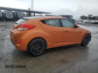 ✅ 2015 Hyundai Veloster • VIN: KMHTC6AD9FU238130 • Lot: 82175354. Wystawiony na Copart z przebiegiem 100 342 mil. Bezpłatny archiwum sprzedaży aukcyjnych z USA i szczegółowy raport historii pojazdu na DreamBid. Zdjęcie 3.