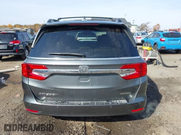 ✅ 2018 Honda Odyssey Touring • VIN: 5FNRL6H85JB044090 • Lot: 43648114. Wystawiony na IAAI z przebiegiem 153 287 mil. Bezpłatny archiwum sprzedaży aukcyjnych z USA i szczegółowy raport historii pojazdu na DreamBid. Zdjęcie 16.