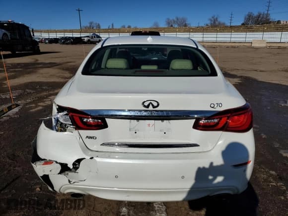 ✅ 2018 Infiniti Q70 Luxe • VIN: JN1BY1AR1JM220040 • Lot: 89330635. Wystawiony na Copart z przebiegiem 51 972 mil. Bezpłatny archiwum sprzedaży aukcyjnych z USA i szczegółowy raport historii pojazdu na DreamBid. Zdjęcie 6.