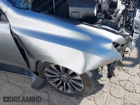 ✅ 2023 Lexus GX 460 Luxury • VIN: JTJGM7BX4P5344883 • Lot: 43447925. Wystawiony na IAAI z przebiegiem 49 334 mil. Bezpłatny archiwum sprzedaży aukcyjnych z USA i szczegółowy raport historii pojazdu na DreamBid. Zdjęcie 16.