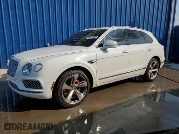 ✅ 2017 Bentley Bentayga W12 • VIN: SJAAC2ZV6HC015698 • Lot: 44499271. Wystawiony na Copart z przebiegiem 35 124 mil. Bezpłatny archiwum sprzedaży aukcyjnych z USA i szczegółowy raport historii pojazdu na DreamBid. Zdjęcie 1.