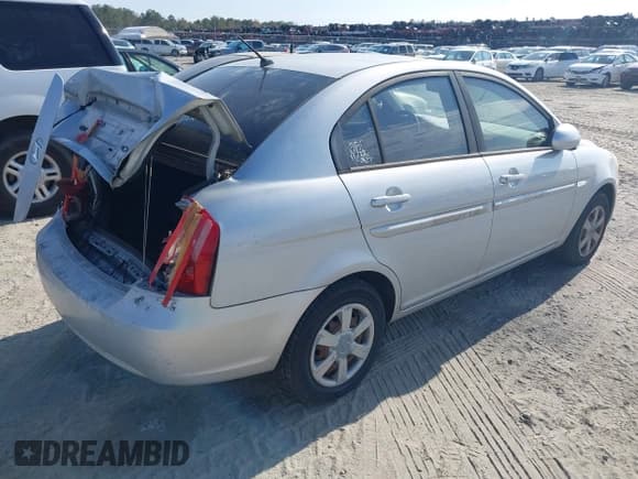 ✅ 2007 Hyundai Accent GLS • VIN: KMHCN46C17U097408 • Лот: 41050916. Опубликован ранее на IAAI с пробегом 110 266 миль. Бесплатный доступ к архиву аукционных продаж из США и подробный отчёт об истории автомобиля на DreamBid. Изображение 4.