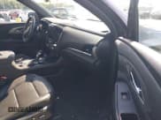 ✅ 2022 Chevrolet Traverse LT • VIN: 1GNEVHKW1NJ123001 • Lot: 42672210. Wystawiony na IAAI z przebiegiem 39 196 mil. Bezpłatny archiwum sprzedaży aukcyjnych z USA i szczegółowy raport historii pojazdu na DreamBid. Zdjęcie 5.