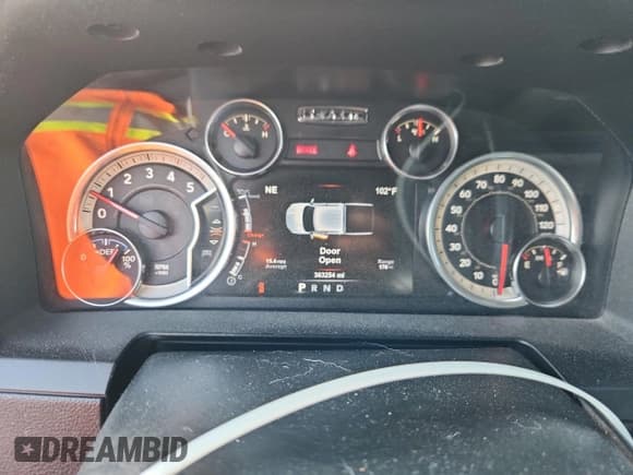 ✅ 2015 Ram 2500 Laramie • VIN: 3C6UR5FL0FG667863 • Lot: 87044705. Wystawiony na Copart z przebiegiem 363 254 mil. Bezpłatny archiwum sprzedaży aukcyjnych z USA i szczegółowy raport historii pojazdu na DreamBid. Zdjęcie 9.