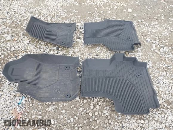 ✅ 2025 Ram 1500 Big Horn • VIN: 1C6RRFBGXSN508953 • Lot: 43518070. Wystawiony na IAAI z przebiegiem 16 370 mil. Bezpłatny archiwum sprzedaży aukcyjnych z USA i szczegółowy raport historii pojazdu na DreamBid. Zdjęcie 18.