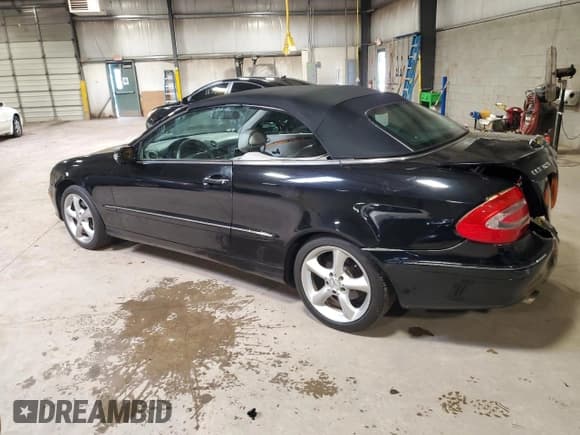 ✅ 2005 Mercedes-Benz CLK 320 • VIN: WDBTK65JX5F120743 • Lot: 64203414. Wystawiony na Copart z przebiegiem 206 181 mil. Bezpłatny archiwum sprzedaży aukcyjnych z USA i szczegółowy raport historii pojazdu na DreamBid. Zdjęcie 2.