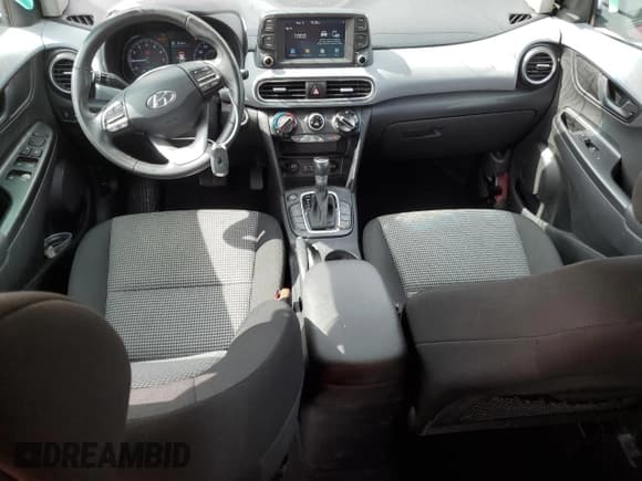 ✅ 2020 Hyundai Kona SEL Plus • VIN: KM8K62AAXLU556786 • Лот: 70125544. Опубликован ранее на Copart с пробегом 63 471 миль. Бесплатный доступ к архиву аукционных продаж из США и подробный отчёт об истории автомобиля на DreamBid. Изображение 8.