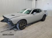 ✅ 2022 Dodge Challenger SXT • VIN: 2C3CDZGG0NH23099X • Lot: 84940714. Wystawiony na Copart z przebiegiem 56 676 mil. Bezpłatny archiwum sprzedaży aukcyjnych z USA i szczegółowy raport historii pojazdu na DreamBid. Zdjęcie 1.