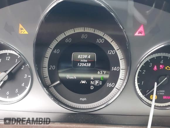 ✅ 2013 Mercedes-Benz E 350 Luxury • VIN: WDDHF5KB9DA709562 • Лот: 42229010. Опубликован ранее на IAAI с пробегом 120 438 миль. Бесплатный доступ к архиву аукционных продаж из США и подробный отчёт об истории автомобиля на DreamBid. Изображение 15.