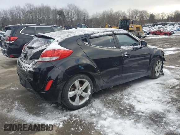 ✅ 2013 Hyundai Veloster w/Black Int • VIN: KMHTC6AD6DU087342 • Lot: 87000014. Listed on Copart with 121,700 mi. Free auction sales archive from the USA and detailed vehicle history report at DreamBid. Image 3.