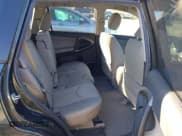 ✅ 2012 Toyota RAV4 • VIN: 2T3BF4DV4CW244285 • Lot: 43810317. Wystawiony na IAAI z przebiegiem 156 718 mil. Bezpłatny archiwum sprzedaży aukcyjnych z USA i szczegółowy raport historii pojazdu na DreamBid. Zdjęcie 8.