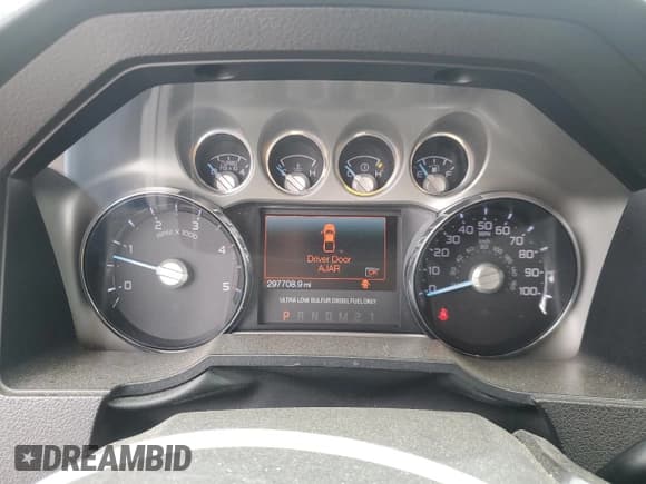 ✅ 2014 Ford F-350 XLT • VIN: 1FT8W3BT1EEA77349 • Lot: 90282725. Wystawiony na Copart z przebiegiem 297 708 mil. Bezpłatny archiwum sprzedaży aukcyjnych z USA i szczegółowy raport historii pojazdu na DreamBid. Zdjęcie 9.