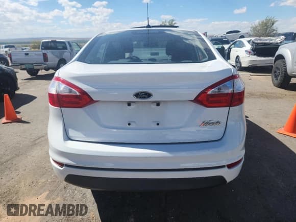 ✅ 2016 Ford Fiesta S • VIN: 3FADP4AJ3GM165016 • Lot: 82228285. Wystawiony na Copart z przebiegiem 73 695 mil. Bezpłatny archiwum sprzedaży aukcyjnych z USA i szczegółowy raport historii pojazdu na DreamBid. Zdjęcie 6.