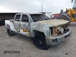 ✅ 2015 Chevrolet Silverado 2500HD LT • VIN: 1GC1KVEG0FF190275 • Lot: 41935367. Wystawiony na IAAI z przebiegiem Nie podano. Bezpłatny archiwum sprzedaży aukcyjnych z USA i szczegółowy raport historii pojazdu na DreamBid. Zdjęcie 1.