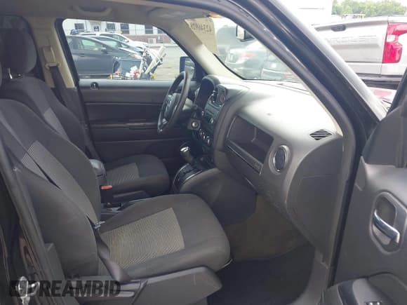 ✅ 2017 Jeep Patriot Sport • VIN: 1C4NJPBA3HD102608 • Lot: 42346928. Listed on IAAI with 149,438 mi. Free auction sales archive from the USA and detailed vehicle history report at DreamBid. Image 5.