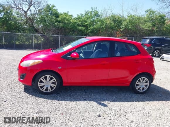 ✅ 2013 Mazda 2 Sport • VIN: JM1DE1KYXD0165698 • Lot: 42108977. Wystawiony na IAAI z przebiegiem 44 928 mil. Bezpłatny archiwum sprzedaży aukcyjnych z USA i szczegółowy raport historii pojazdu na DreamBid. Zdjęcie 15.