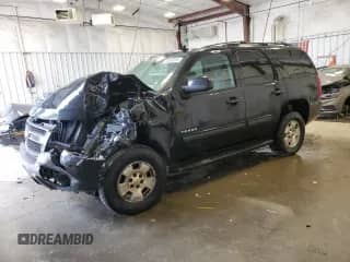 2011 Chevrolet Tahoe LS z VIN 1GNSKAE06BR399696, wystawiony jako Copart lot #62587695 z przebiegiem Nie podano mil oraz Nie do naprawy • Non repairable. Historia ofert i sprzedaży dostępna na DreamBid. Obrazek 1.