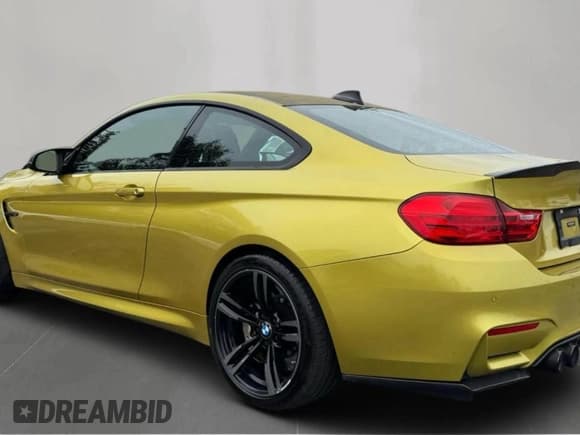 ✅ 2015 BMW M4 • VIN: WBS3R9C52FK333580 • Лот: 93383125. Опубликован ранее на Copart с пробегом 149 867 миль. Бесплатный доступ к архиву аукционных продаж из США и подробный отчёт об истории автомобиля на DreamBid. Изображение 3.
