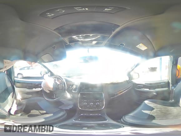 ✅ 2016 Dodge Grand Caravan SXT • VIN: 2C4RDGCG4GR116427 • Lot: 85648365. Wystawiony na Copart z przebiegiem Nie podano. Bezpłatny archiwum sprzedaży aukcyjnych z USA i szczegółowy raport historii pojazdu na DreamBid. Zdjęcie 15.