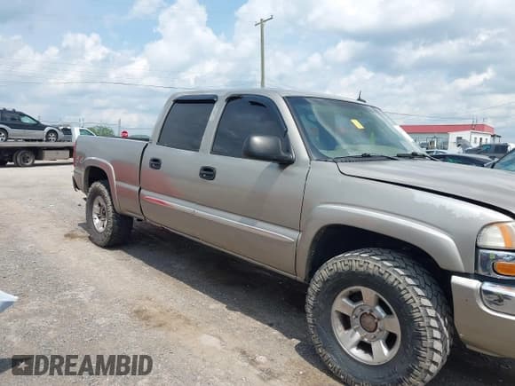 ✅ 2003 GMC Sierra 1500HD SLT • VIN: 1GTGK13U93F108499 • Lot: 42149012. Listed on IAAI with 296,775 mi. Free auction sales archive from the USA and detailed vehicle history report at DreamBid. Image 13.