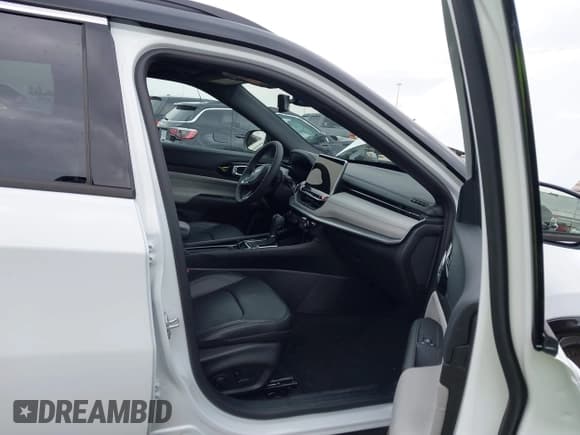 ✅ 2025 Jeep Compass Limited • VIN: 3C4NJDCN0ST624355 • Lot: 43864445. Wystawiony na IAAI z przebiegiem 6 720 mil. Bezpłatny archiwum sprzedaży aukcyjnych z USA i szczegółowy raport historii pojazdu na DreamBid. Zdjęcie 5.