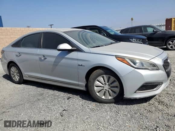 2017 Hyundai Sonata SE with VIN KMHE24L33HA063138, listed as a Copart auction lot 69301605 with 100,956 mi miles and Clean title. Bid and sale history available at DreamBid. Image 4.