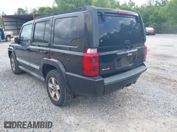 ✅ 2006 Jeep Commander • VIN: 1J8HG48N26C288982 • Lot: 42166318. Wystawiony na IAAI z przebiegiem 204 162 mil. Bezpłatny archiwum sprzedaży aukcyjnych z USA i szczegółowy raport historii pojazdu na DreamBid. Zdjęcie 3.