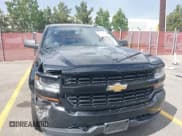 ✅ 2018 Chevrolet Silverado 1500 Custom • VIN: 1GCRCPEH5JZ324547 • Lot: 43389774. Wystawiony na IAAI z przebiegiem 238 932 mil. Bezpłatny archiwum sprzedaży aukcyjnych z USA i szczegółowy raport historii pojazdu na DreamBid. Zdjęcie 12.