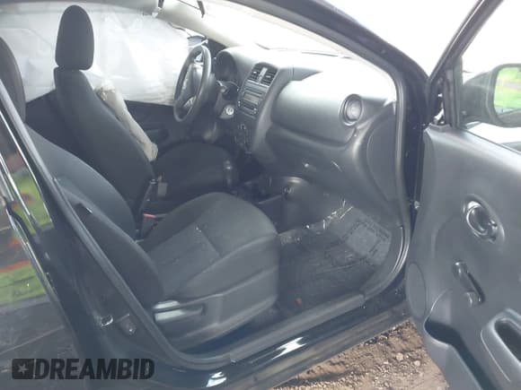 ✅ 2018 Nissan Versa SV • VIN: 3N1CN7AP6JL803230 • Лот: 41712531. Опубликован ранее на IAAI с пробегом 81 547 миль. Бесплатный доступ к архиву аукционных продаж из США и подробный отчёт об истории автомобиля на DreamBid. Изображение 5.