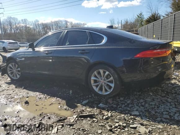 ✅ 2017 Jaguar XF • VIN: SAJBJ4BN8HCY31666 • Lot: 47123505. Wystawiony na Copart z przebiegiem 139 356 mil. Bezpłatny archiwum sprzedaży aukcyjnych z USA i szczegółowy raport historii pojazdu na DreamBid. Zdjęcie 2.
