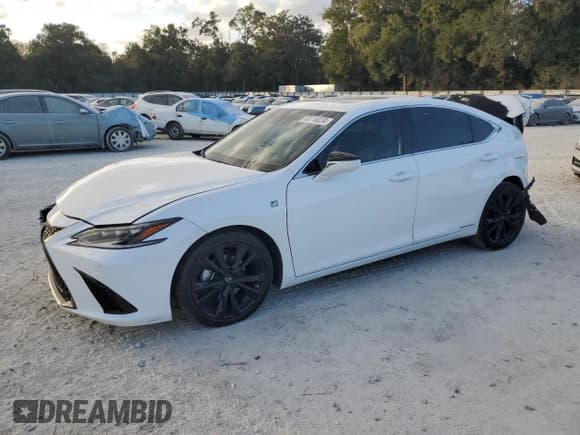✅ 2022 Lexus ES 300h F Sport • VIN: 58AGA1C12NU021507 • Lot: 80716024. Wystawiony na Copart z przebiegiem 43 663 mil. Bezpłatny archiwum sprzedaży aukcyjnych z USA i szczegółowy raport historii pojazdu na DreamBid. Zdjęcie 1.