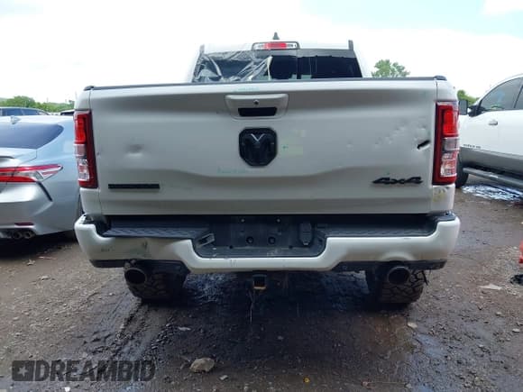 ✅ 2021 Ram 1500 Big Horn • VIN: 1C6SRFFT9MN598009 • Lot: 42442713. Listed on IAAI with 113,784 mi. Free auction sales archive from the USA and detailed vehicle history report at DreamBid. Image 17.