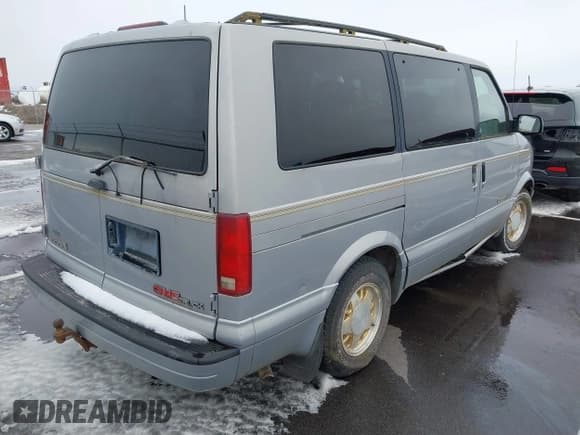 ✅ 1997 GMC Safari • VIN: 1GKEL19W2VB506844 • Lot: 41719861. Listed on IAAI with 228,306 mi. Free auction sales archive from the USA and detailed vehicle history report at DreamBid. Image 4.